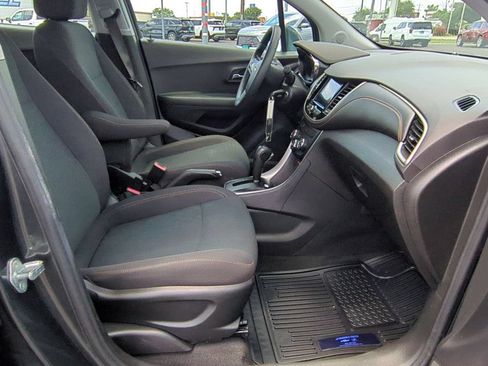 Certified 2020 Chevrolet Trax LS FWD image 25