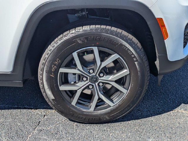New 2027 Jeep Grand Cherokee Laredo X RWD image 11