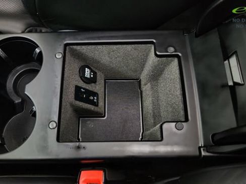 Used 2018 Porsche Macan AWD/4WD image 49