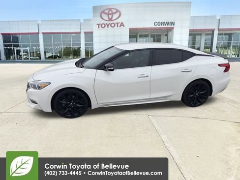 Used 2017 Nissan Maxima SR w/ Midnight Edition image 35