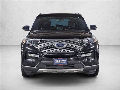 Used 2023 Ford Explorer Platinum w/ Technology Package image 2