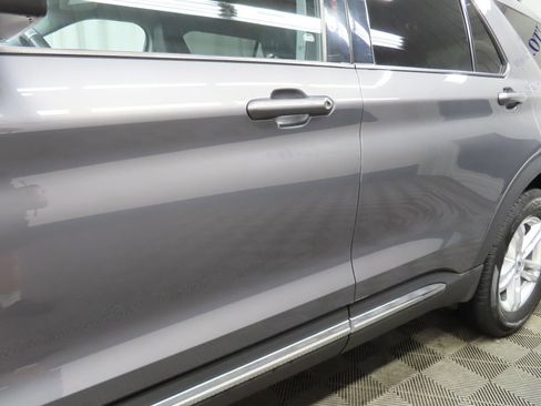 Used 2023 Ford Explorer XLT image 33