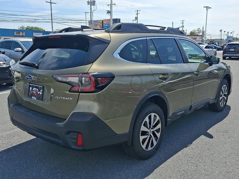 Used 2022 Subaru Outback Premium AWD/4WD image 4