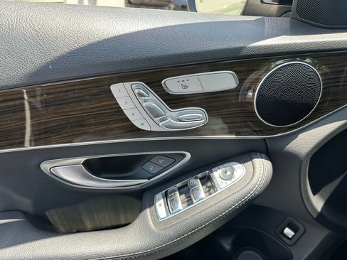 Used 2020 Mercedes-Benz C 300 Sedan image 5