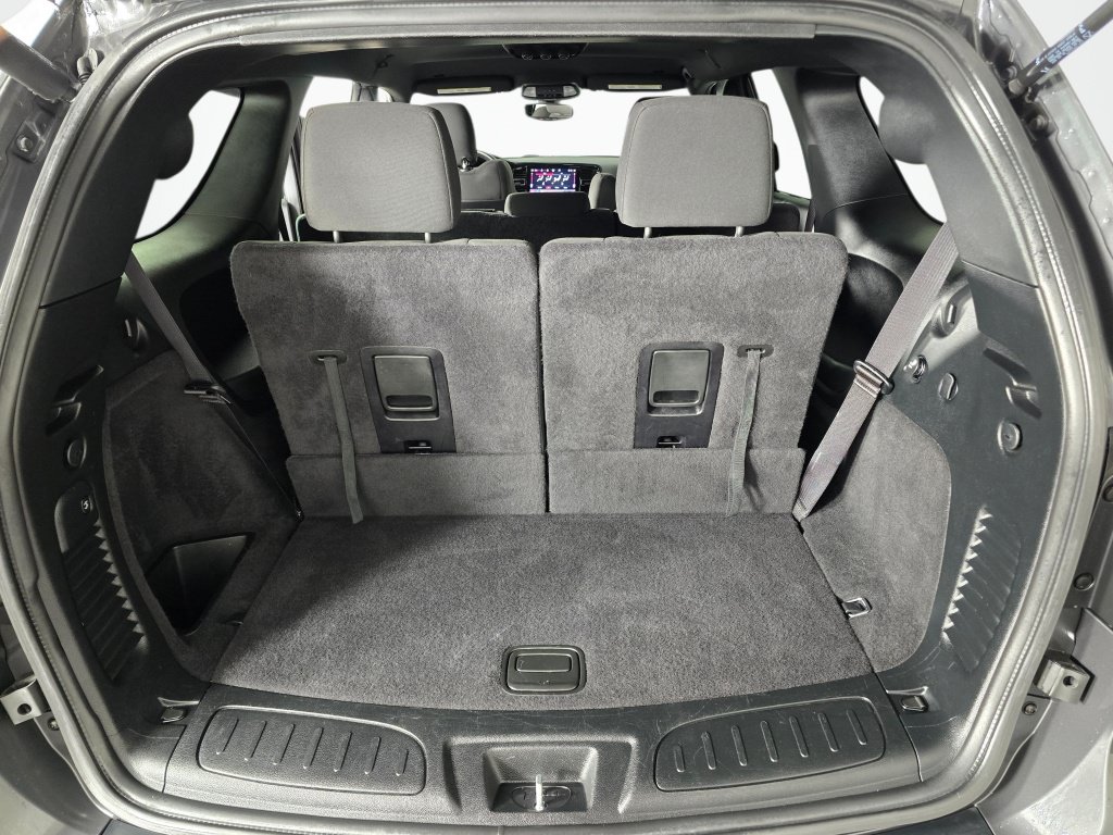 Used 2023 Dodge Durango R/T w/ Trailer Tow Group IV AWD/4WD image 12