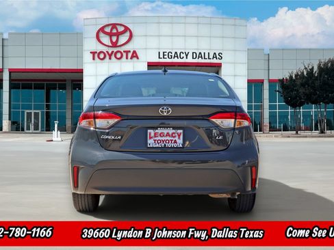 Used 2024 Toyota Corolla LE FWD image 8