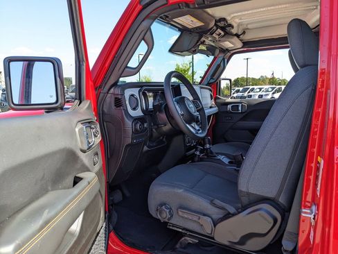 Certified 2025 Jeep Wrangler Unlimited Sahara AWD/4WD image 37