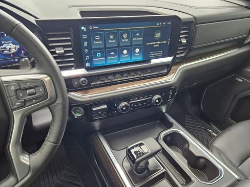 Used 2024 Chevrolet Silverado 1500 LT Trail Boss w/ Convenience Package II image 19