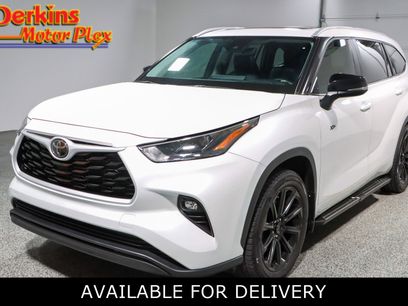 Used 2024 Toyota Highlander XLE