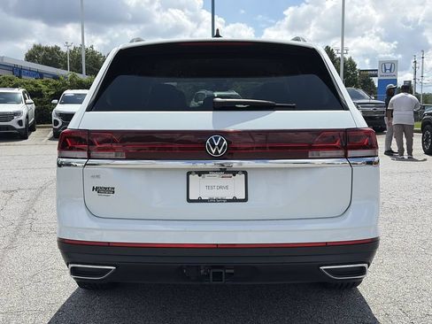 Used 2025 Volkswagen Atlas SE FWD image 23