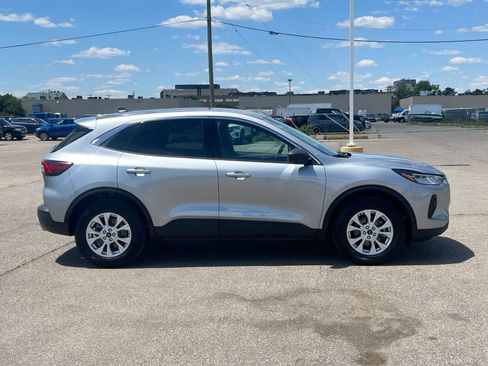 Used 2023 Ford Escape Active AWD/4WD image 9