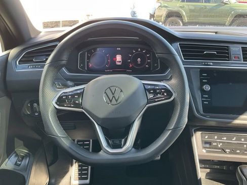 Used 2024 Volkswagen Tiguan SEL R-Line AWD/4WD image 3