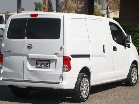 Used 2018 Nissan NV200 SV w/ Navigation Package FWD image 12