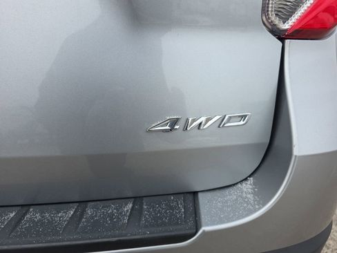 Used 2024 Ford Explorer XLT w/ Equipment Group 202A image 7