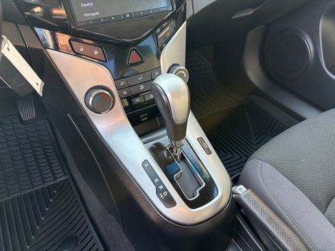 Used 2013 Chevrolet Cruze LT image 17