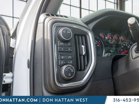 Used 2021 Chevrolet Silverado 1500 LT Trail Boss w/ Convenience Package II AWD/4WD image 20