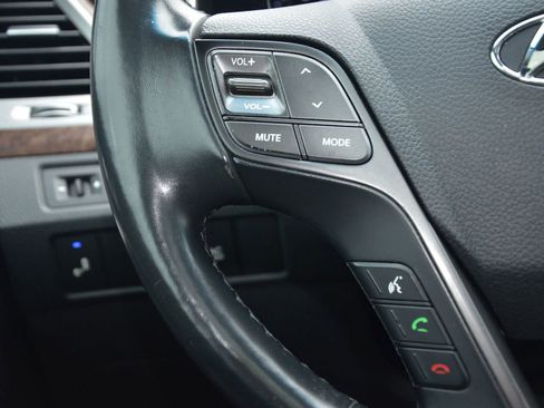 Used 2017 Hyundai Santa Fe Limited image 38