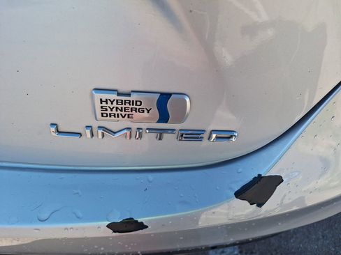 Used 2014 Toyota Avalon Limited image 12