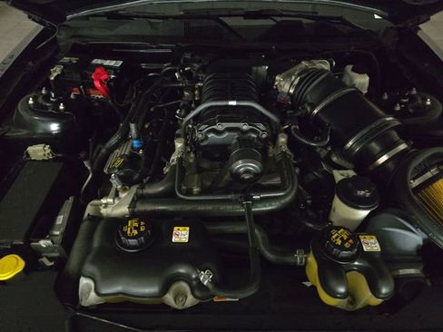 Used 2010 Ford Mustang Shelby GT500 RWD image 31