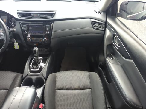 Used 2019 Nissan Rogue S FWD image 15