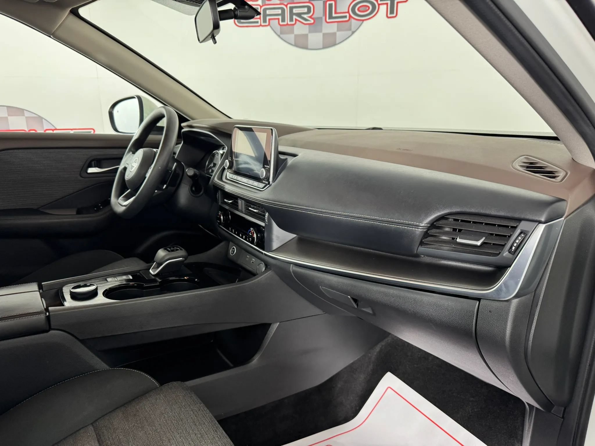 Used 2023 Nissan Rogue SV AWD/4WD image 12