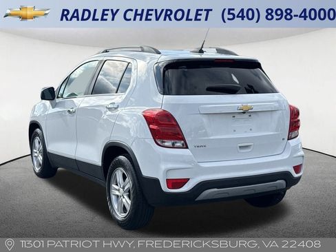 Used 2019 Chevrolet Trax LT w/ LT Convenience Package image 3