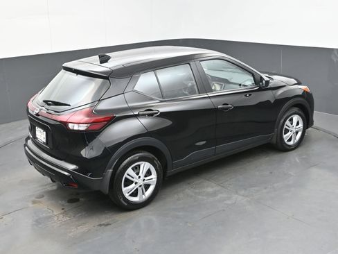 Certified 2025 Nissan Kicks Play S image 34