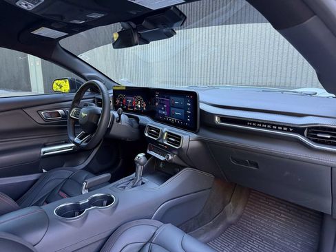 Used 2025 Ford Mustang GT Premium w/ GT Performance Package RWD image 19