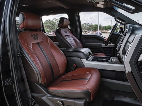 Used 2018 Ford F250 King Ranch w/ Chrome Package image 32