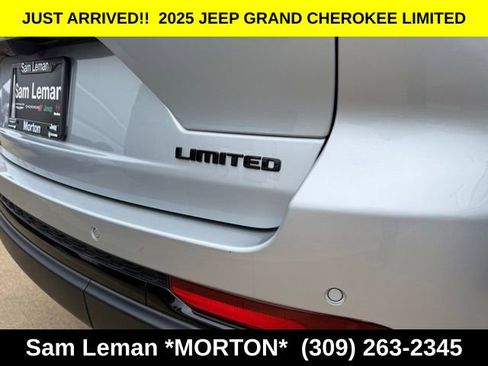 New 2025 Jeep Grand Cherokee Limited w/ Black Appearance Package image 10