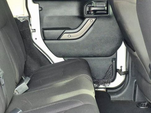 Used 2018 Jeep Wrangler Unlimited Sport S image 18