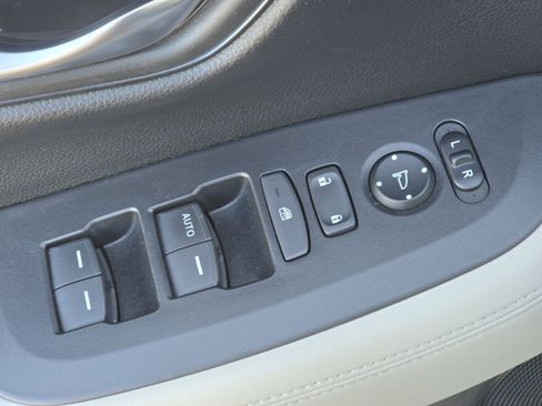 Used 2023 Honda HR-V LX image 19