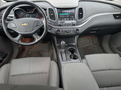 Used 2019 Chevrolet Impala LT FWD image 8
