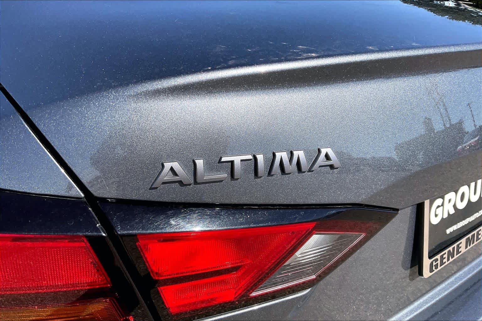 Used 2025 Nissan Altima 2.5 SV FWD image 29