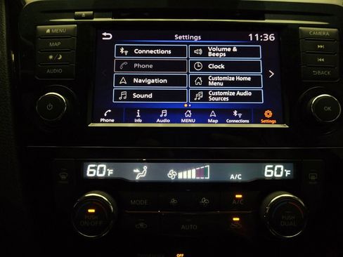 Used 2020 Nissan Rogue SV w/ Premium Package FWD image 25