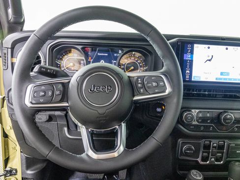 New 2026 Jeep Wrangler Unlimited Sahara AWD/4WD image 28