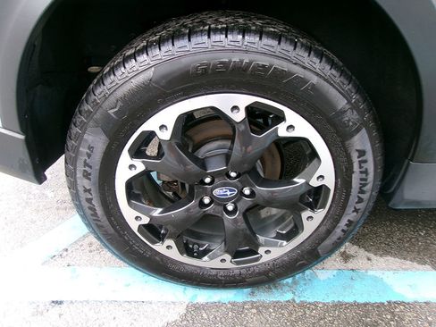 Used 2021 Subaru Crosstrek 2.0i image 7