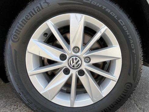 Used 2015 Volkswagen Golf SportWagen FWD image 12