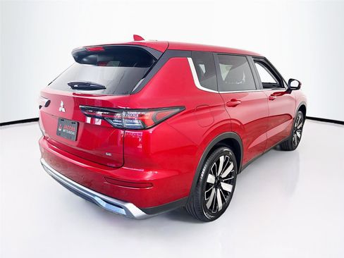 New 2025 Mitsubishi Outlander SE image 7