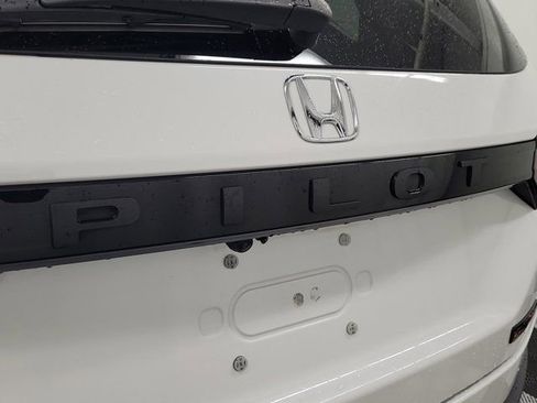 Certified 2024 Honda Pilot TrailSport image 7