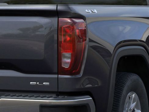 New 2026 GMC Sierra 1500 SLE image 11