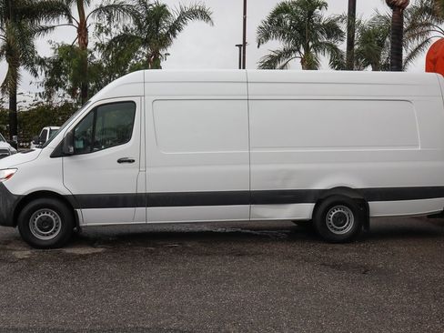 Used 2021 Mercedes-Benz Sprinter 2500 image 5