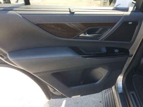 Used 2023 Lexus LX 600 4WD w/ Ultra Luxury Package image 15