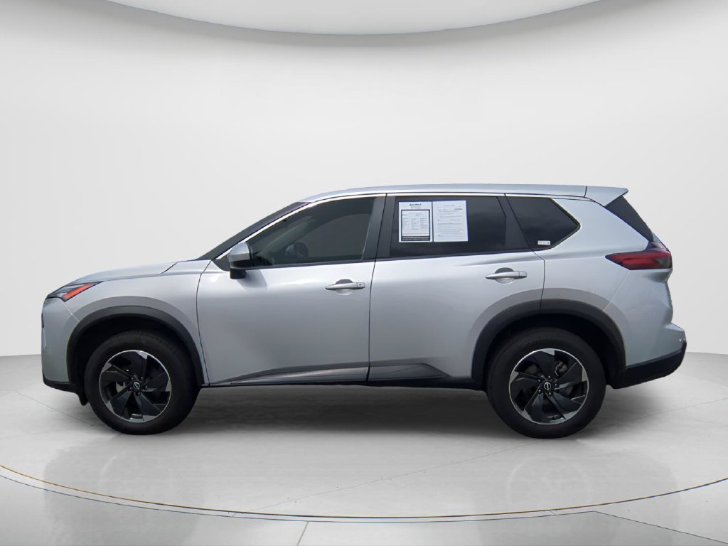 Used 2025 Nissan Rogue SV FWD image 8