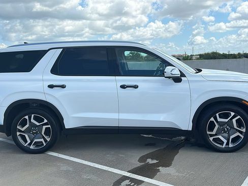Used 2024 Hyundai Palisade Limited FWD image 14