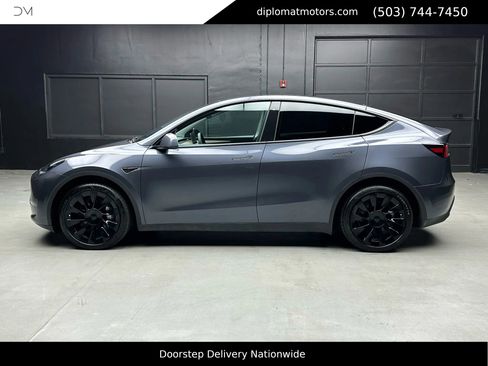 Used 2023 Tesla Model Y Long Range image 4