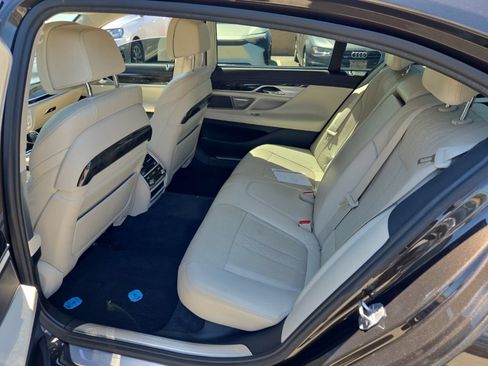 Used 2016 BMW 740i RWD image 11