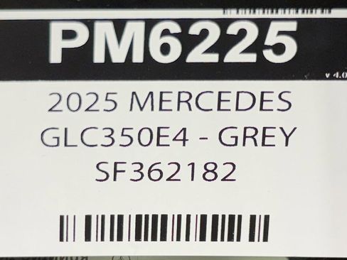 Used 2025 Mercedes-Benz GLC 350e 4MATIC w/ Driver Assistance Package image 40