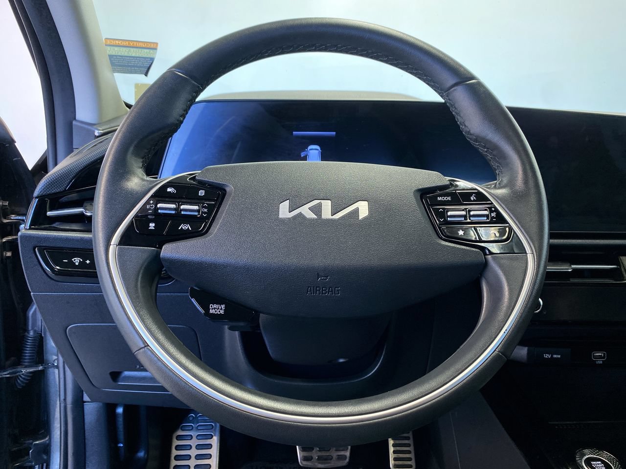 Certified 2023 Kia Niro EX Touring FWD image 22