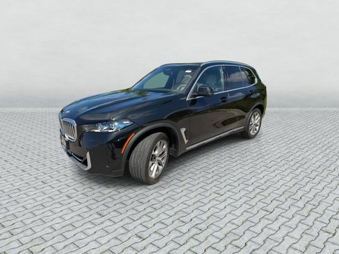 Used 2024 BMW X5 xDrive40i w/ Premium Package AWD/4WD image 4